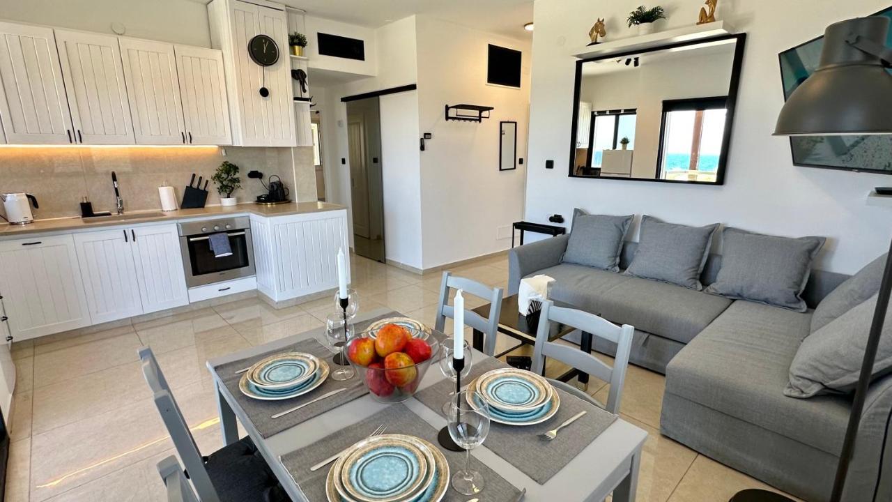 Gw951 Gugel Waves Amazing Seaview Apartments Nahariya Exteriör bild